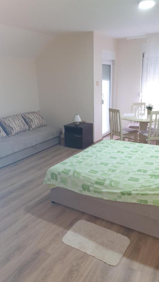 Apartments Kamenjar Novi Sad Oda fotoğraf